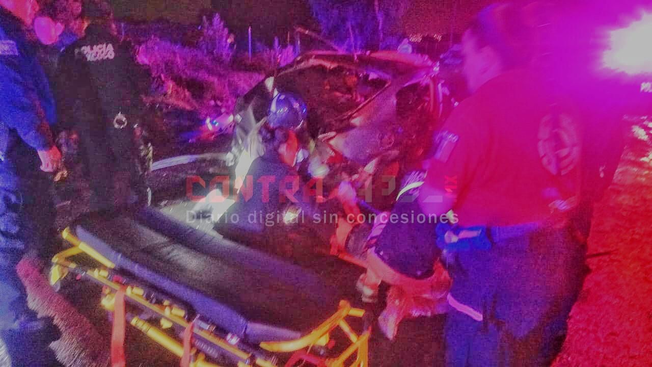 Conductor choca contra árbol en Texcoco; hay un muerto y tres ...