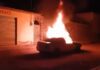 Intento de linchamiento en Temascalapa: pobladores incendian vehículo de presuntos asaltantes