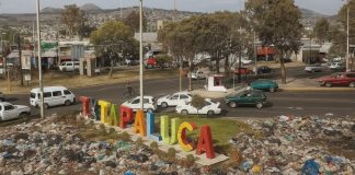 Recolectores acusan a directora de Servicios Públicos de Ixtapaluca por extorsión y protestan en Palacio Municipal