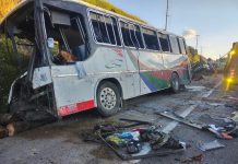 Choque entre camión y autobús deja 20 lesionados en la México–Tulancingo