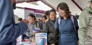 Realizan en La Paz la Primera Feria Juvenil del Empleo con participación de 35 empresas