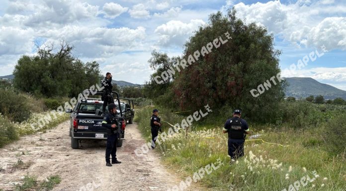 Hallan a mujer acribillada y con mensaje de “limpia” en Otumba