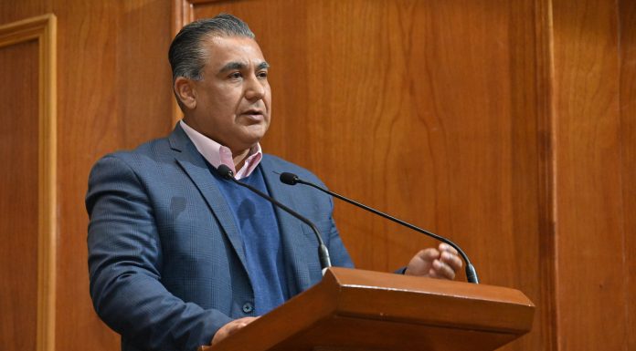 Octavio Martínez impulsa ley histórica: hasta 24 años de prisión para “montachoques” en el Estado de México