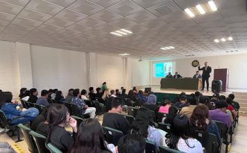 Jesús Cuanalo impulsa el emprendimiento y la visión sostenible entre jóvenes de la UAEM Texcoco