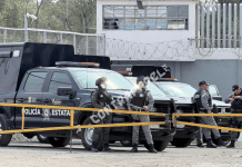 Ataque armado en el penal Molino de Flores de Texcoco; motociclistas disparan contra el acceso