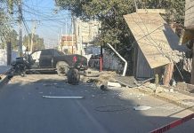 Camioneta se impacta contra casa en Tulantongo, Texcoco; hay 2 lesionados