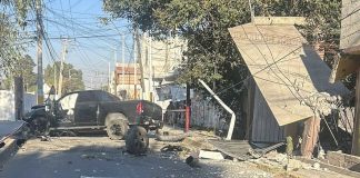 Camioneta se impacta contra casa en Tulantongo, Texcoco; hay 2 lesionados