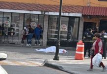 Sicarios en motocicleta acribillan a hombre en el centro de Otumba